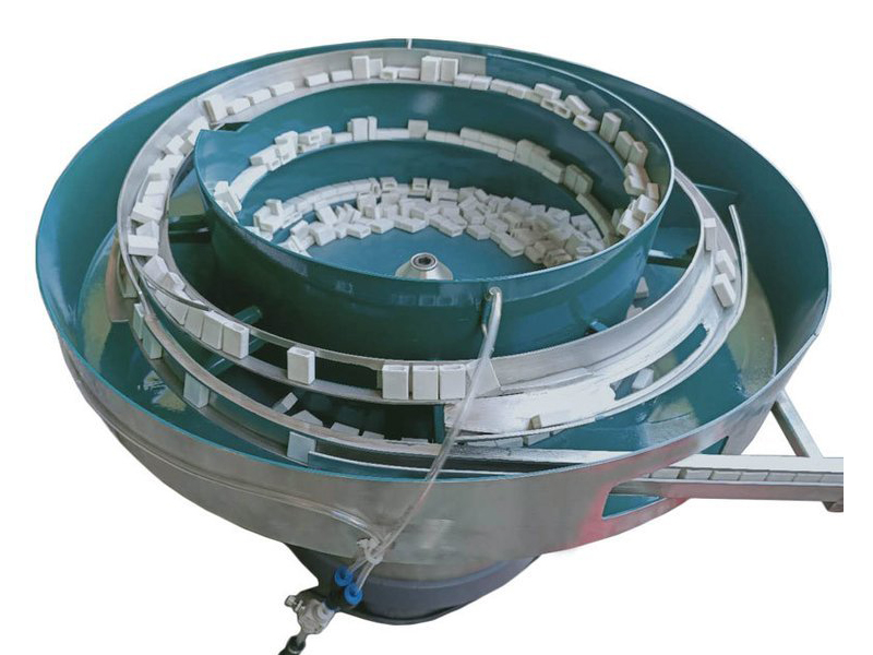 五金配件自动组装机制造企业向智能化生产