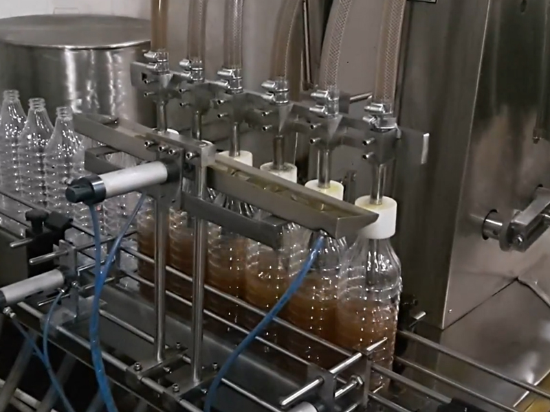 自动称重灌装机助力企业实现高精度、、高效率的智能生产